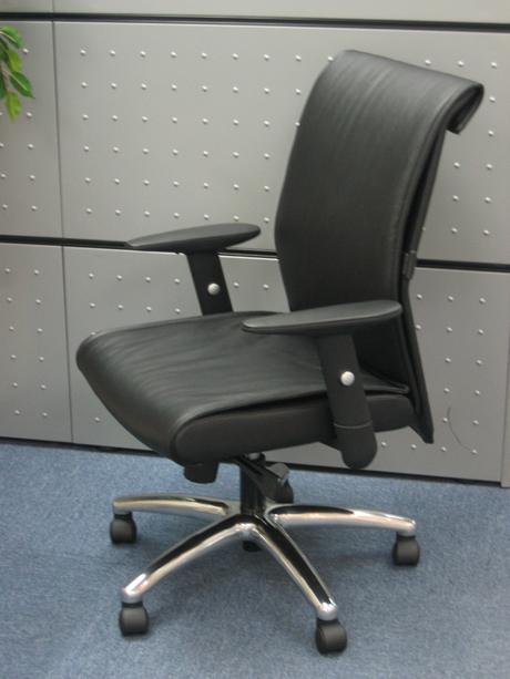 辦公椅|現(xiàn)代真皮中班椅|辦公家具|真皮中班椅|時尚中班椅|中背椅|主管椅|經(jīng)理椅 CG-SSZBY-03